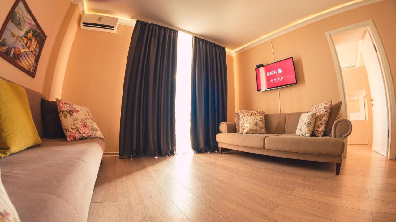 Apart Hotel Orbi Batumi Exteriör bild